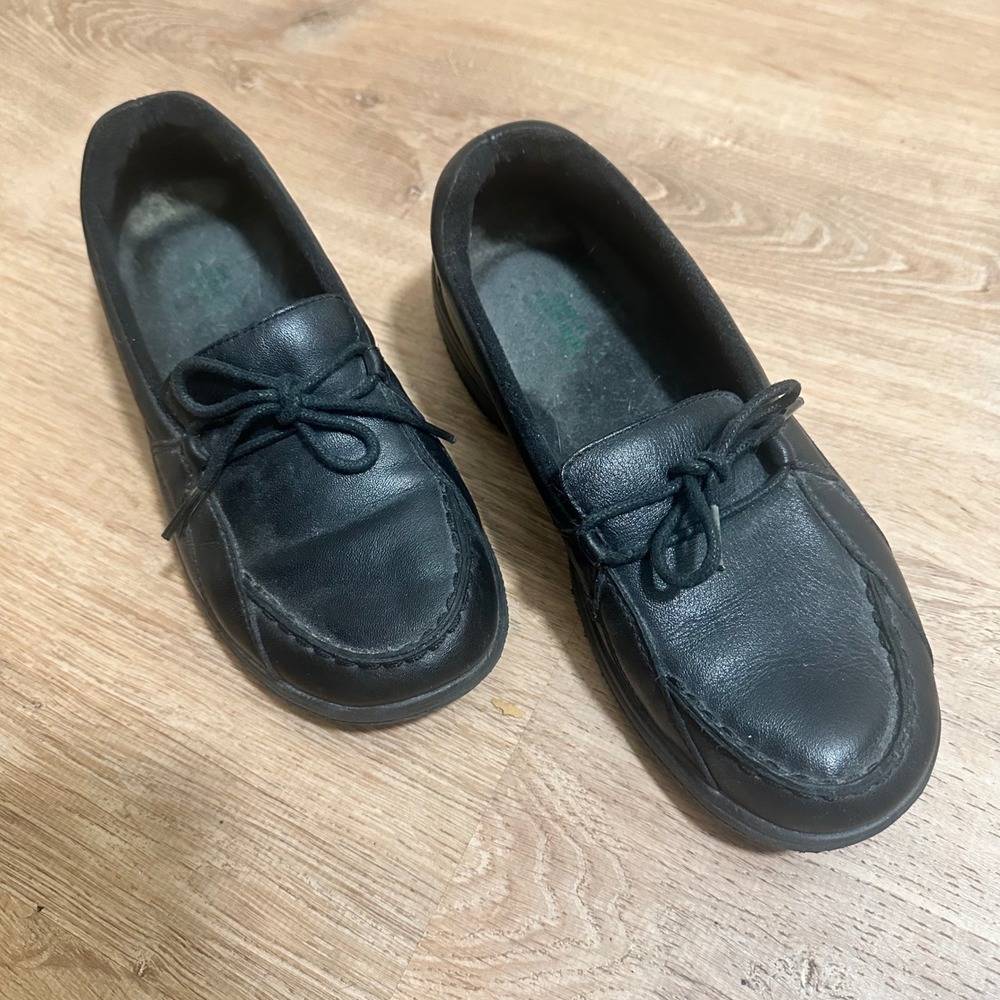 Propet | Women's Black Leather Loafers Moc Toe Walking Shoes, Size 6.5W‎ (B)